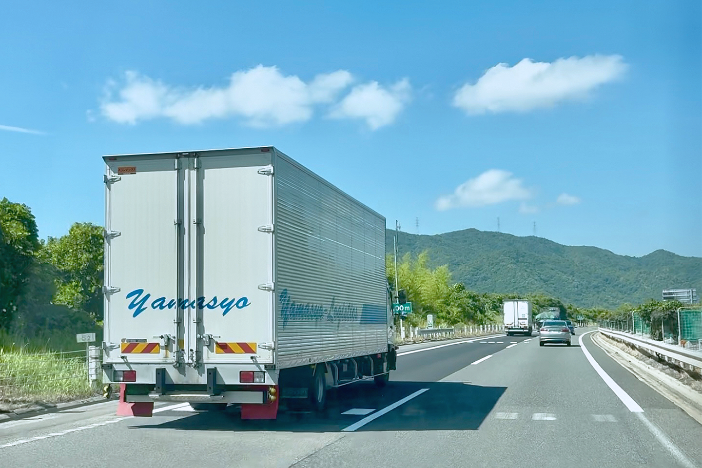 写真：トラック
